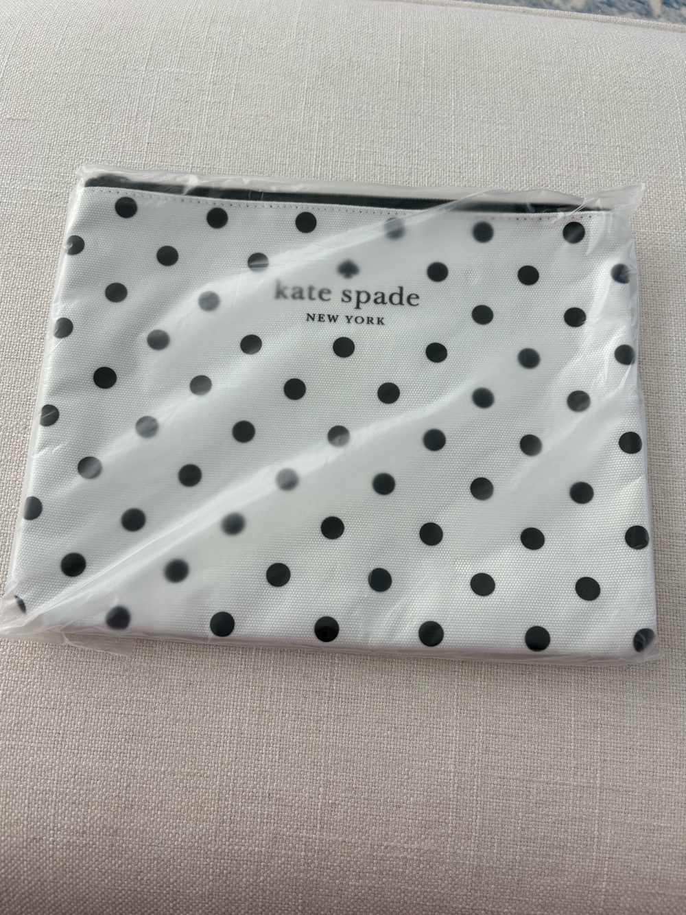 kate spade White with Black Polka Dots Cosmetic Case, Travel Pouch, Clutch. NWT